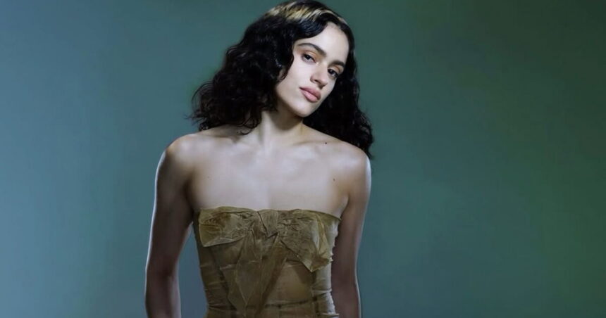 Rosalía impresiona en Saturday Night Live con su nuevo estilo