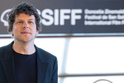 Jesse Eisenberg presenta ‘El debut’ en San Sebastián 2026