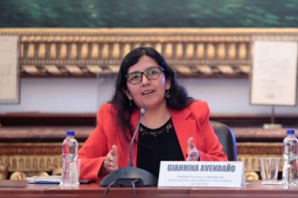 Comisión de Constitución aplaza debate sobre pedido de facultades