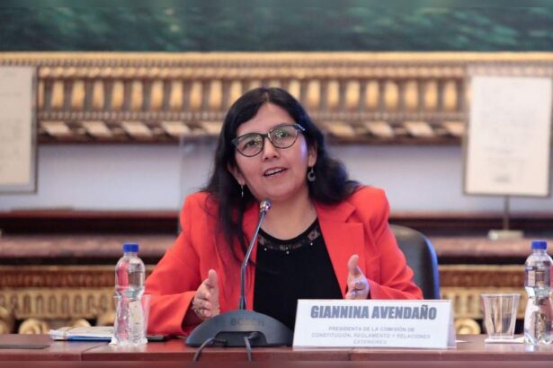 Comisión de Constitución aplaza debate sobre pedido de facultades