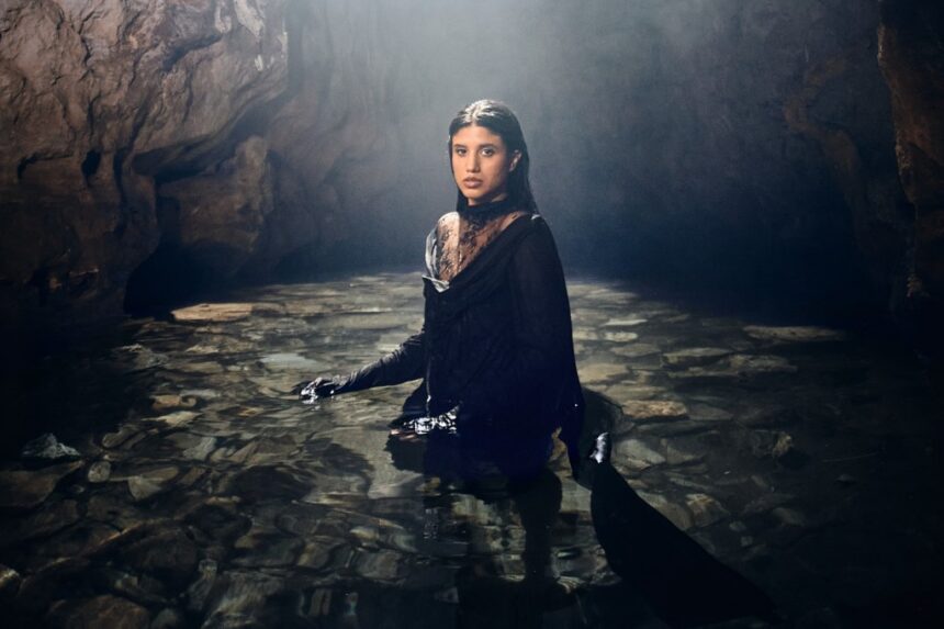 Melanie Santiler debuta con ‘Los Cisnes’ y renueva el pop cubano