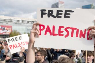 CBC investiga a periodista tras documentar protesta anti-Israel