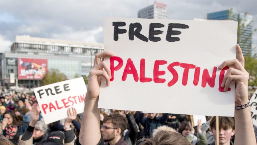 CBC investiga a periodista tras documentar protesta anti-Israel