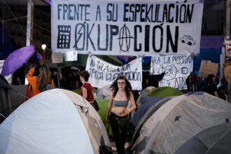 Vox propone deportar migrantes para afrontar la crisis de vivienda
