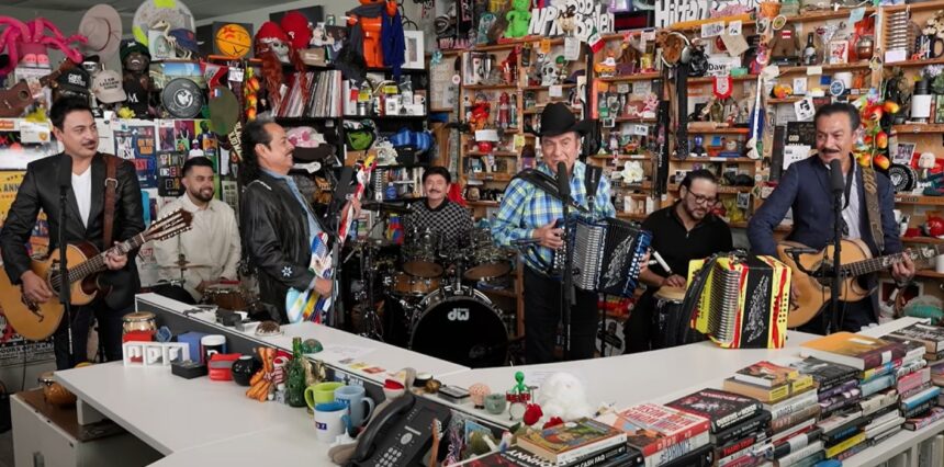 Los Tigres del Norte abordan migración en Tiny Desk de NPR