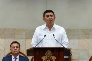 Jara solicita al Congreso desaparecer el Ayuntamiento de Juchitán