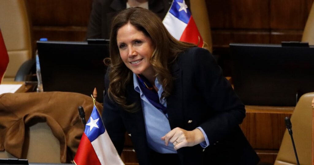 Macarena Santelices renuncia al Partido Republicano por indulto