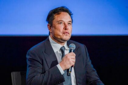 Elon Musk anuncia entrega de acciones de SpaceX a menores en EE UU