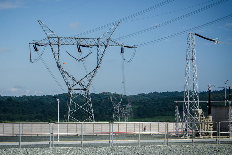 Colombia reanuda exportación de energía a Ecuador con restricciones