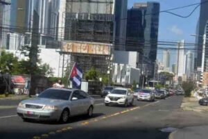 Cubanos en Panamá marchan contra bloqueo de EE UU a Cuba