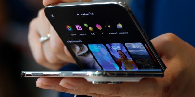 Apple lanza el iPhone Duo, su primer teléfono plegable en México