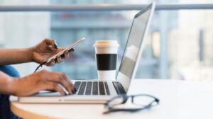 Colombia suma 49,6 millones de accesos a internet móvil en 2026