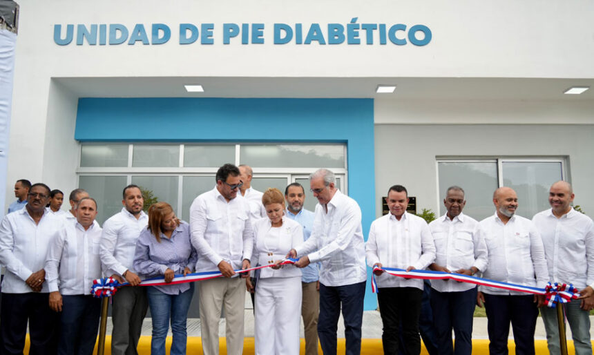 Abinader inaugura unidades de Hemodiálisis y Pie Diabético en Ocoa