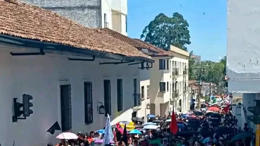Indígenas y docentes del Cauca exigen diálogo directo al Gobierno
