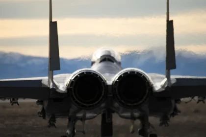 EE.UU. evalúa usar bomba MOAB contra instalaciones nucleares iraníes