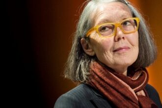 Anne Carson gana el Nobel de Literatura 2026 por su obra innovadora