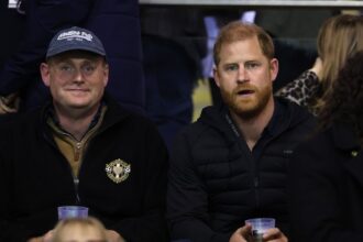 Príncipe Harry es abucheado en partido de rugby en Leicester
