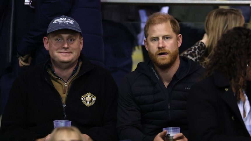 Príncipe Harry es abucheado en partido de rugby en Leicester