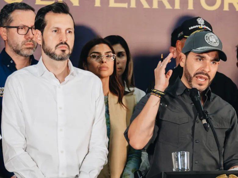 Campaña de De la Espriella recibió préstamo sin origen claro