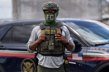 ICE rechaza cámaras corporales con grabación automática en operativos