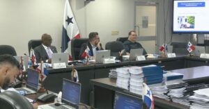 Comisión de Presupuesto de Panamá prioriza salud en ajuste 2027