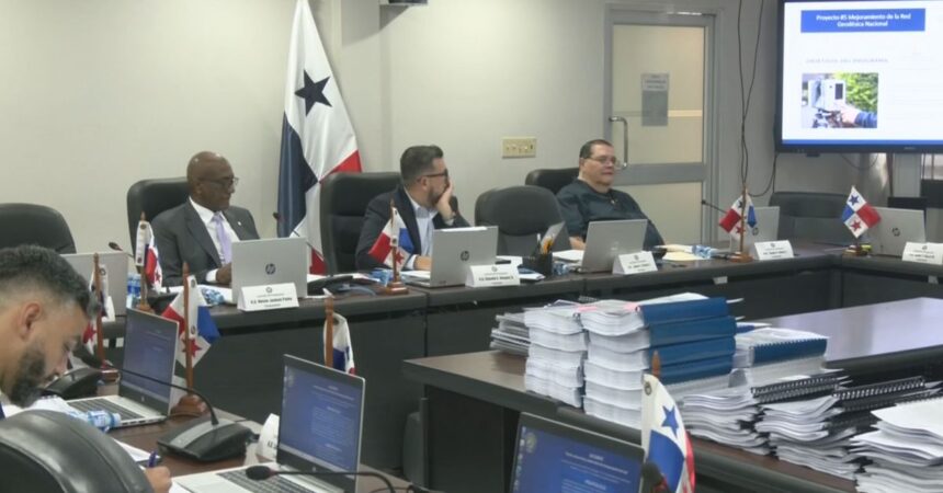 Comisión de Presupuesto de Panamá prioriza salud en ajuste 2027