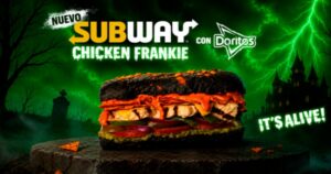 Subway lanza Chicken Frankie con pan negro y Doritos en México
