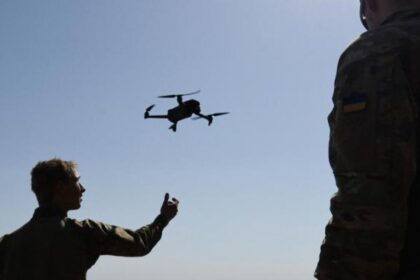 EE UU prohíbe vuelos de drones en la frontera con México hasta 2027